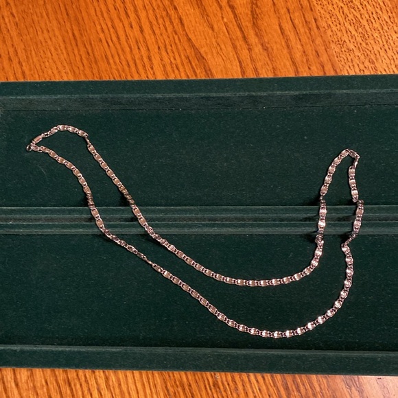 Silvertone Long Chain Easy Open and Close - Picture 12 of 16